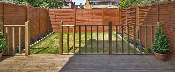 the benefits of ordering decking board samples feature image