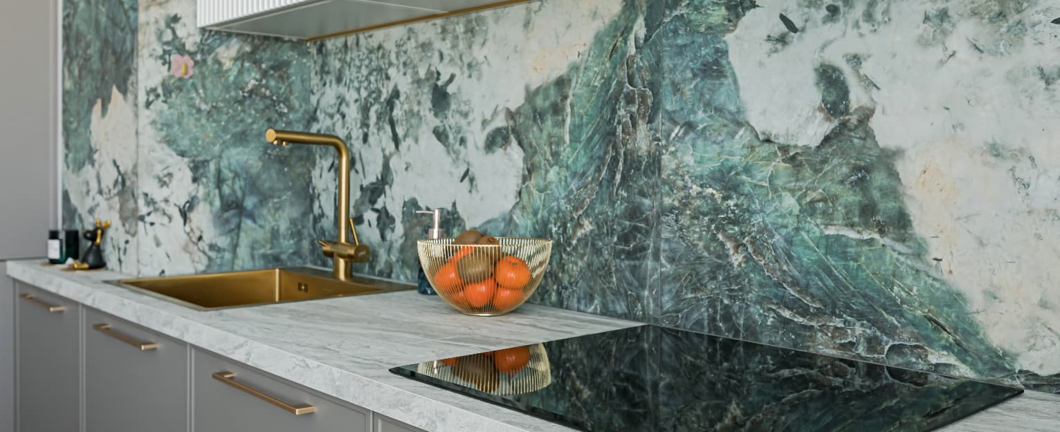 laminate marble kitchen worktop with marble splashback