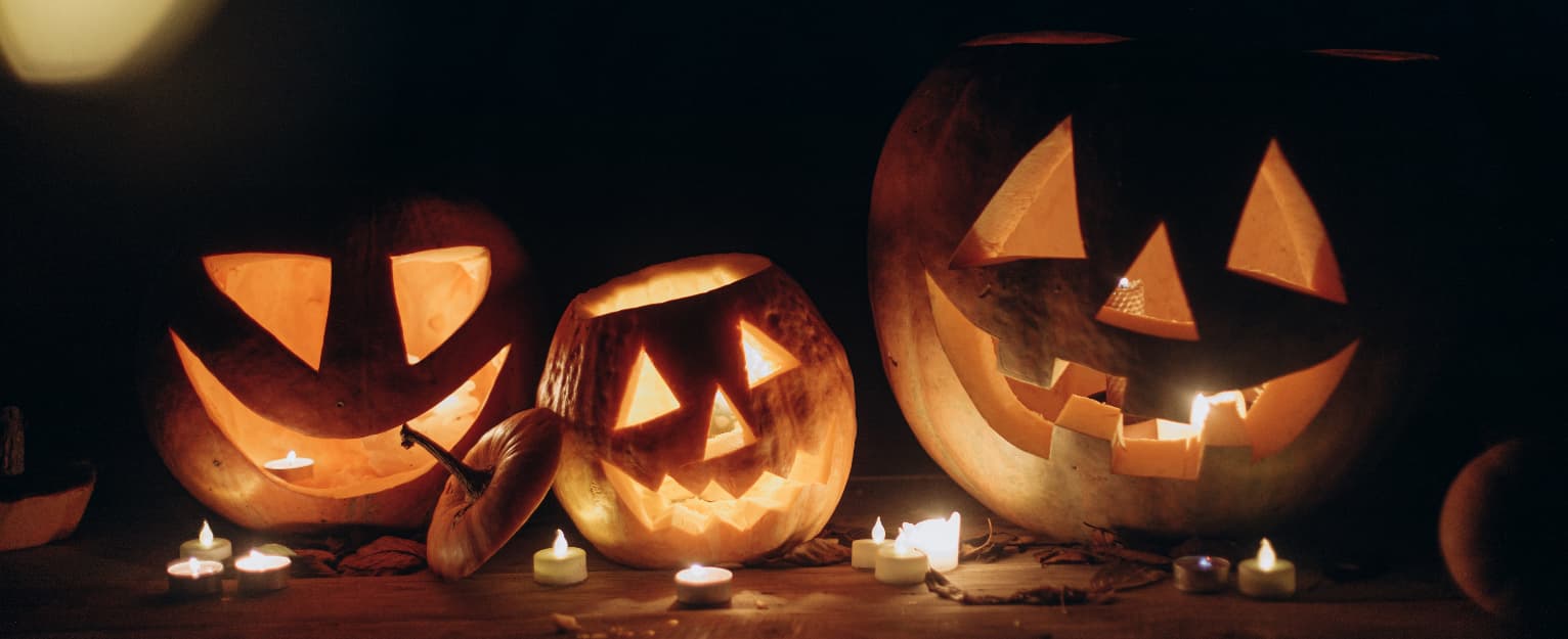 halloween pumpkins on decking